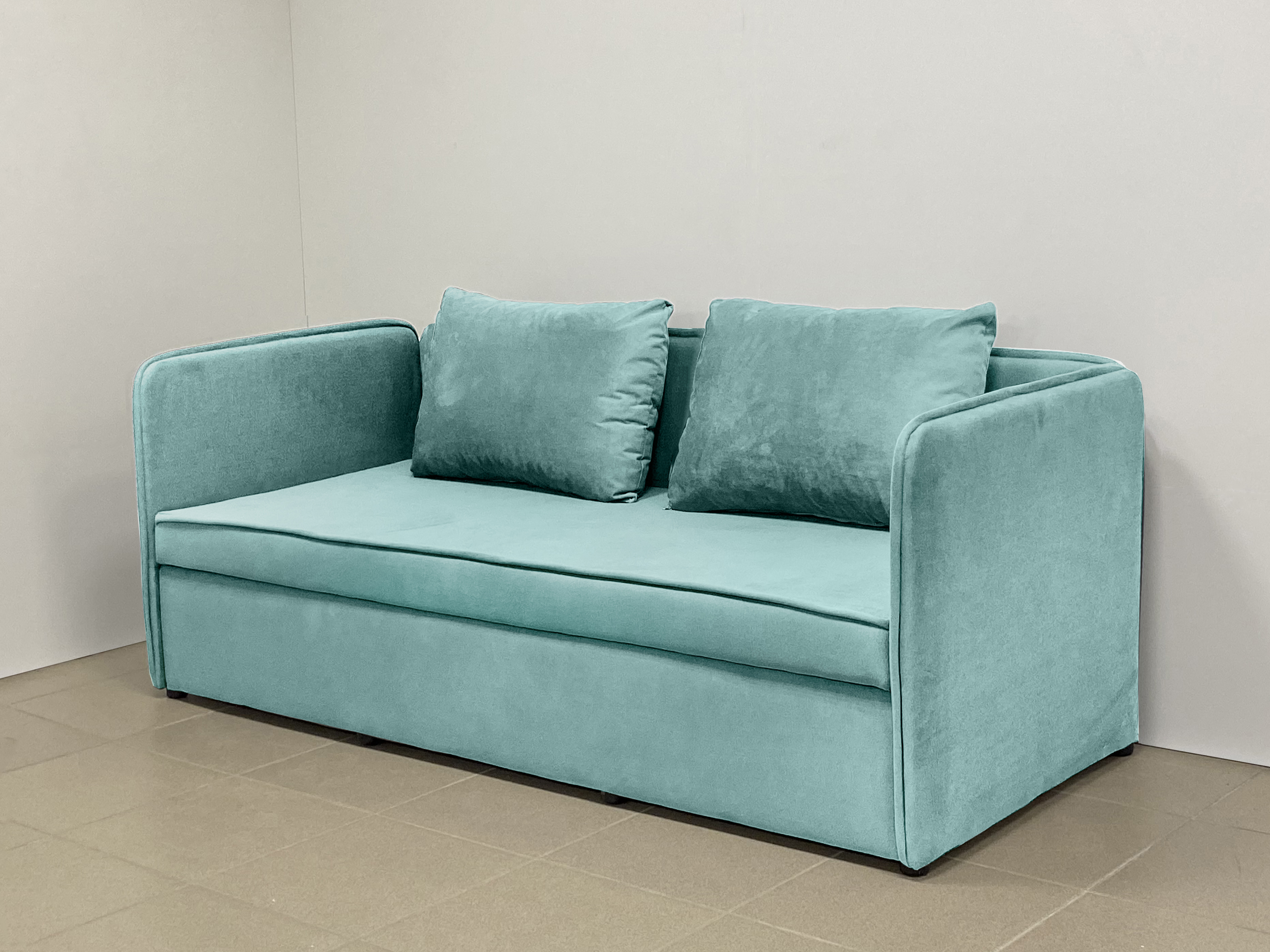 Кровать с матрасом мягкая  Ливерпуль